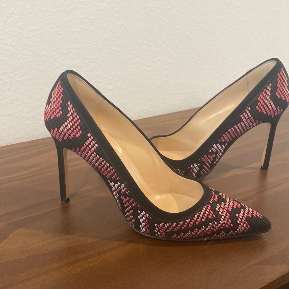 Beautiful velvet/embroidered  high heels shoes shoes
